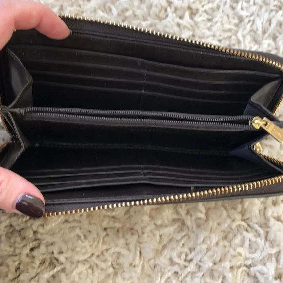 Coach Brown Black Signature Zip Wallet - Picture 6 of 7